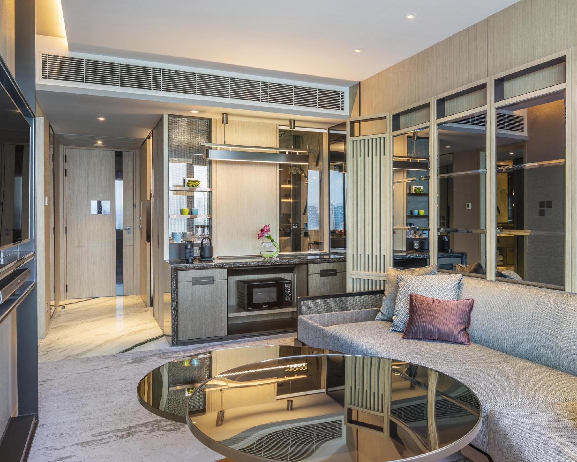 Hyatt Centric Victoria Harbour Hotel Hong Kong Exterior foto