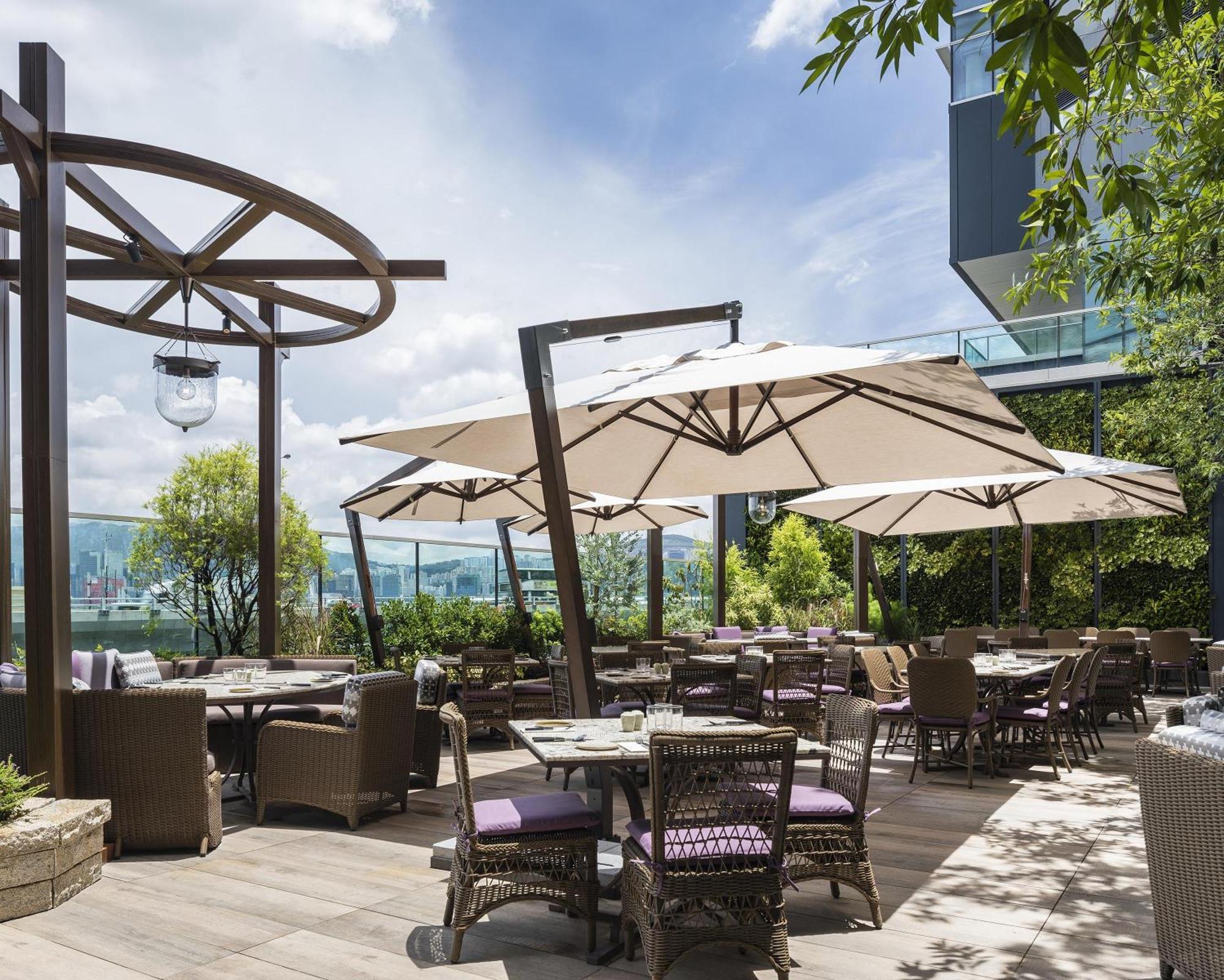 Hyatt Centric Victoria Harbour Hotel Hong Kong Exterior foto