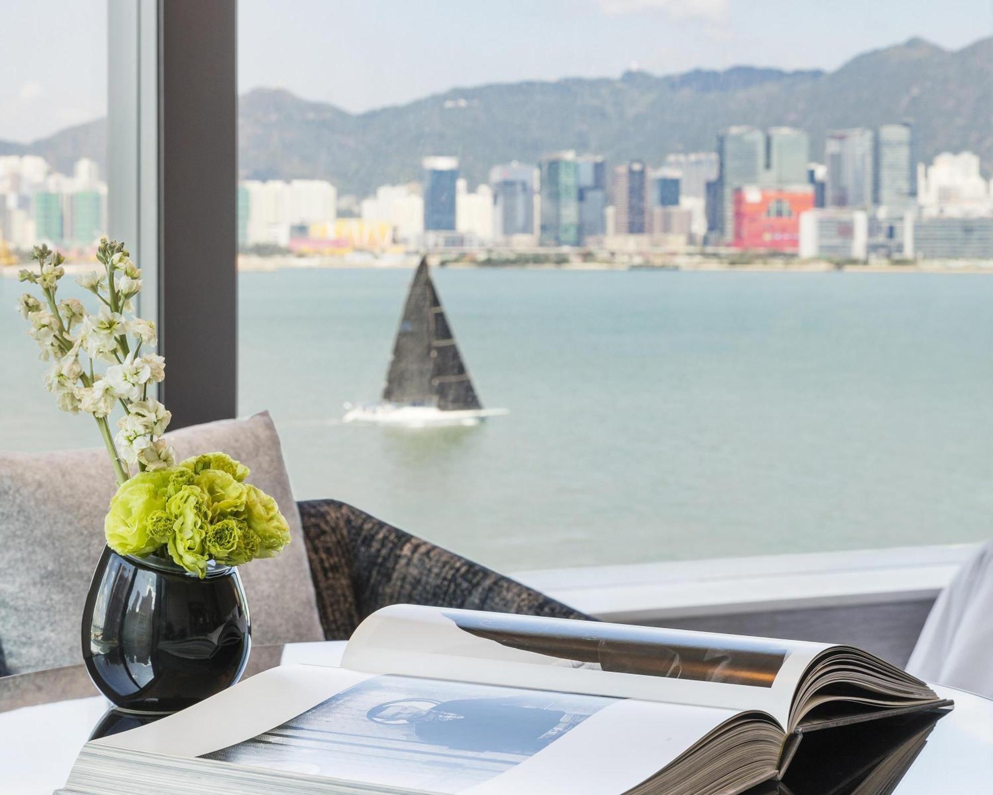 Hyatt Centric Victoria Harbour Hotel Hong Kong Exterior foto