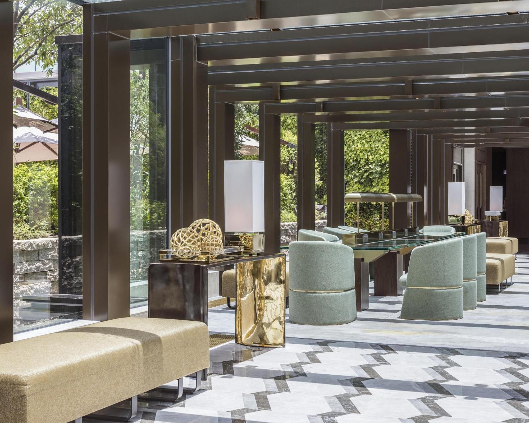 Hyatt Centric Victoria Harbour Hotel Hong Kong Exterior foto