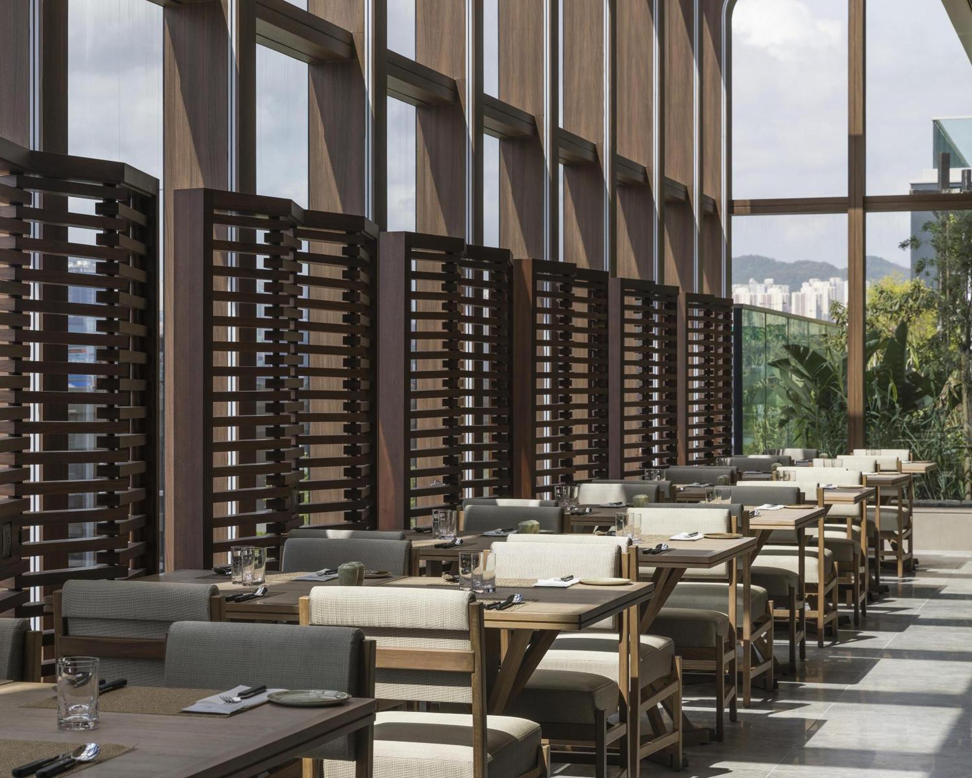 Hyatt Centric Victoria Harbour Hotel Hong Kong Exterior foto