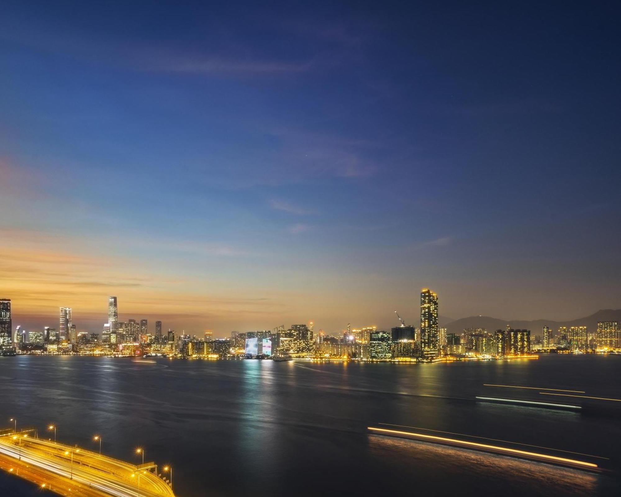 Hyatt Centric Victoria Harbour Hotel Hong Kong Exterior foto