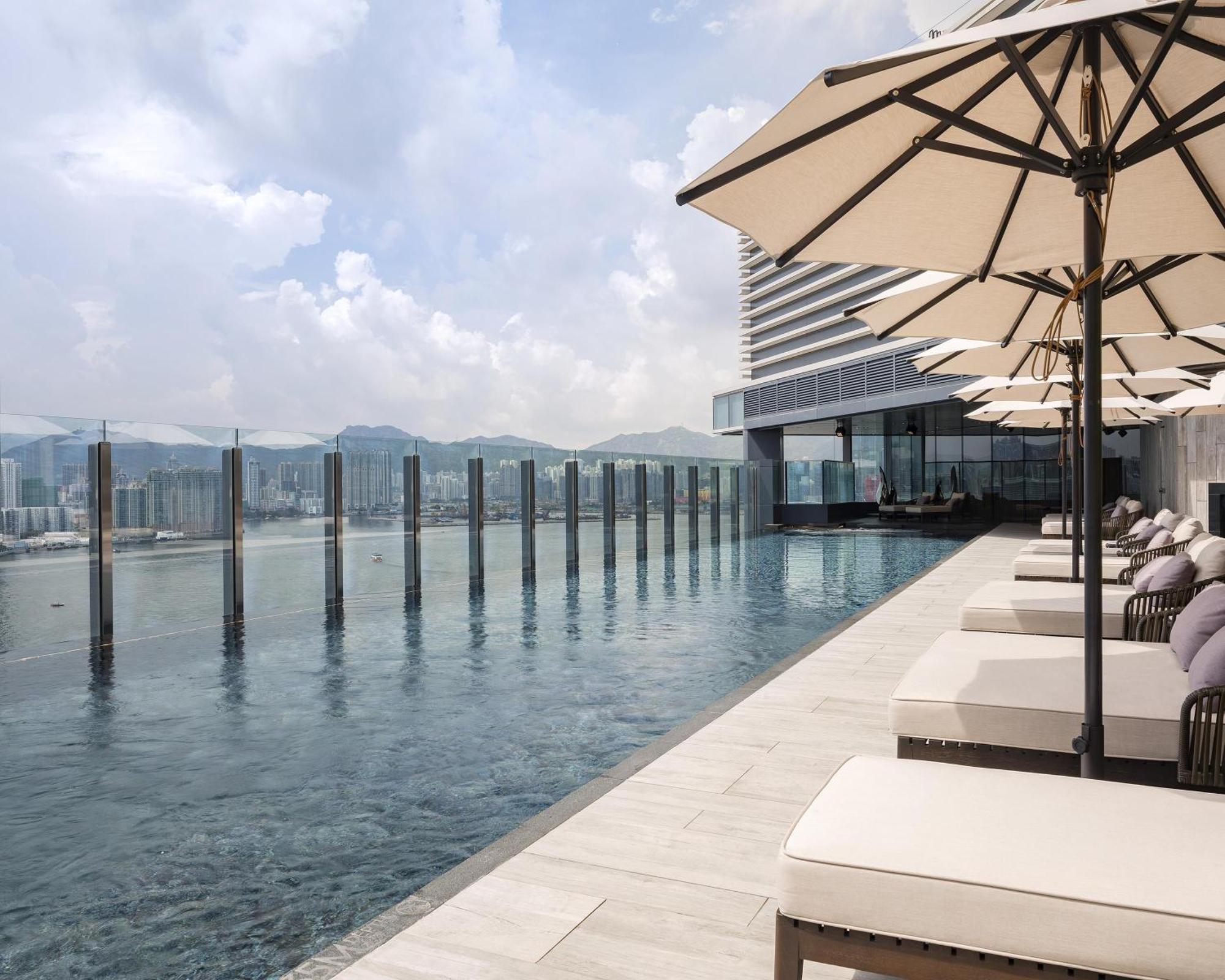 Hyatt Centric Victoria Harbour Hotel Hong Kong Exterior foto